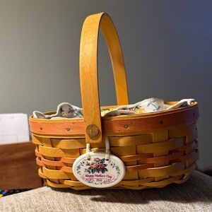 Longaberger Woven Basket with Protector and Floral Liner.  1999 Mother’s Day
